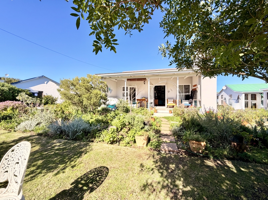 2 Bedroom Property for Sale in Sandbaai Western Cape